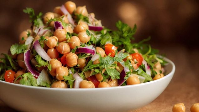 Ensalada de garbanzos de Arguiñano: la receta fresca y saludable
