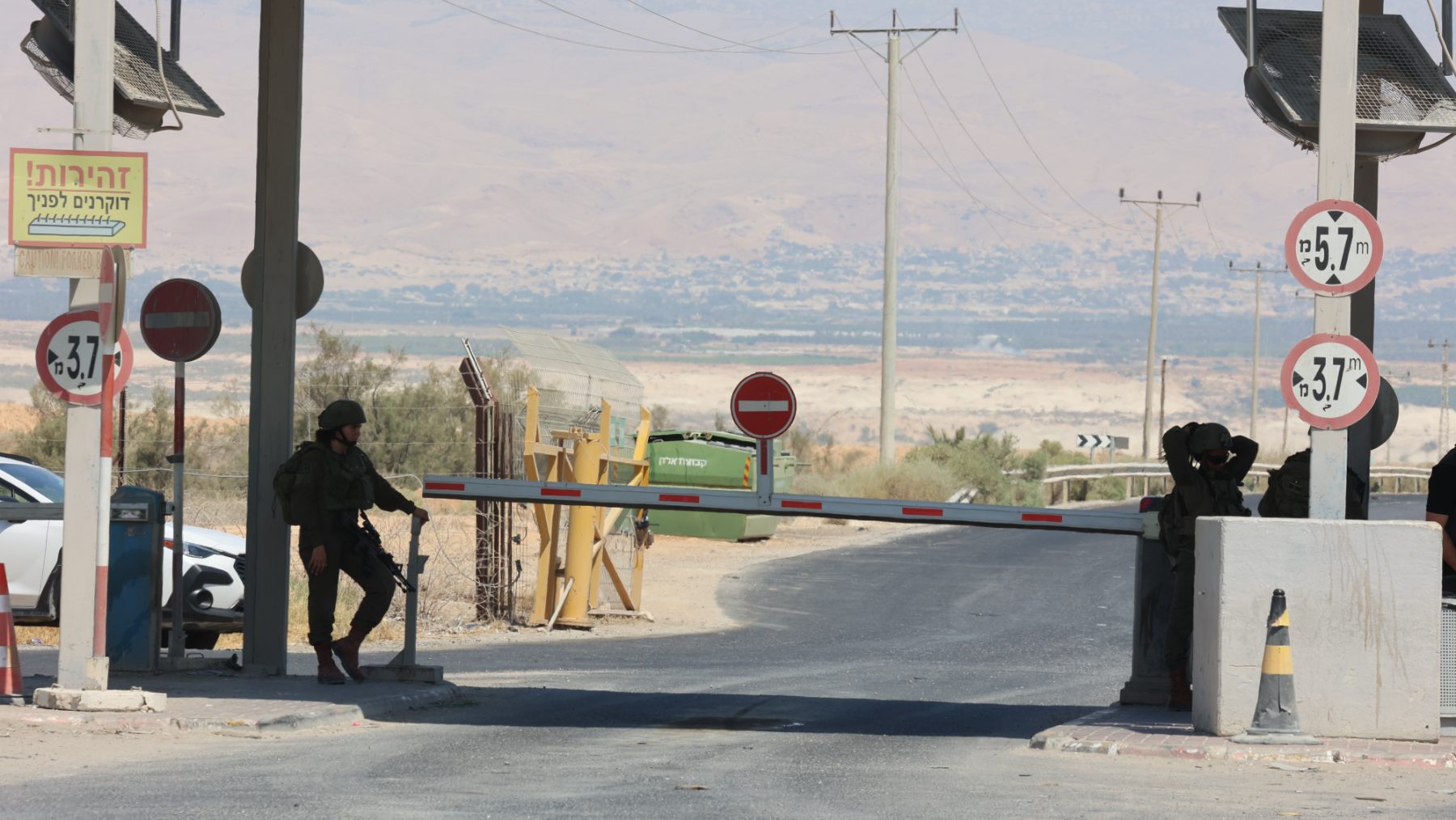 Israel cierra indefinidamente los pasos fronterizos con Jordania tras el asesinato de dos soldados