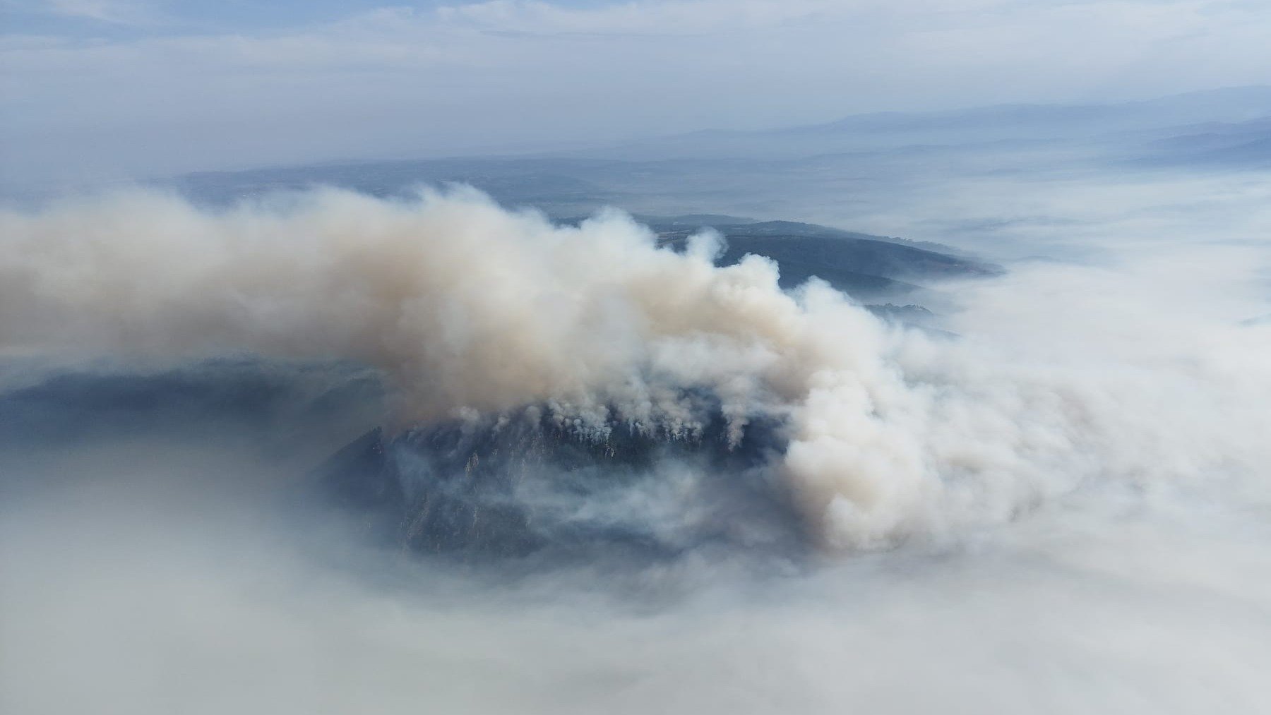 Orense sufre otra oleada de incendios: los municipios de Pantón y O Bolo consumidos por las llamas