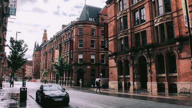 Por qué los españoles quieren emigrar a Manchester, por qué emigrar a Manchester si eres español, mudarse a Reino Unido, mejores ciudades inglesas para emigrar, por qué mudarse a Reino Unido.