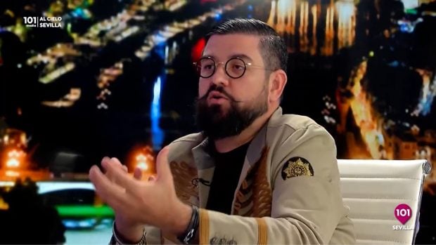 Manu Sánchez en una entrevista (101TV Sevilla).