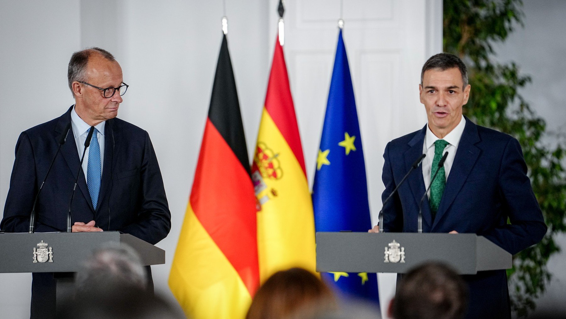 Sánchez levanta carcajadas tras responder a los periodistas: «Tengo que decirles la verdad, como siempre»