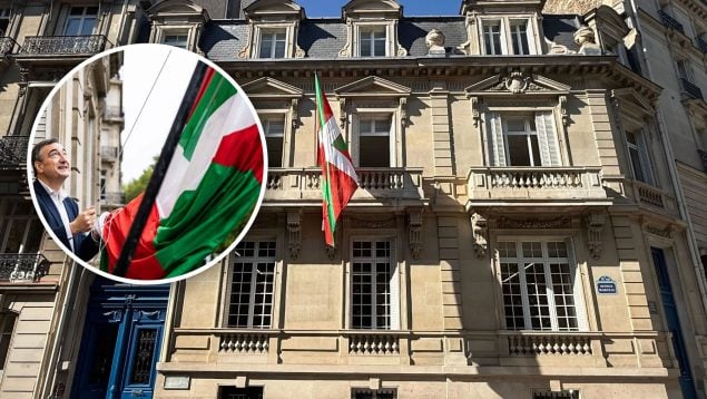 El PNV cuelga la ikurriña en el palacete de París que el Gobierno le regaló