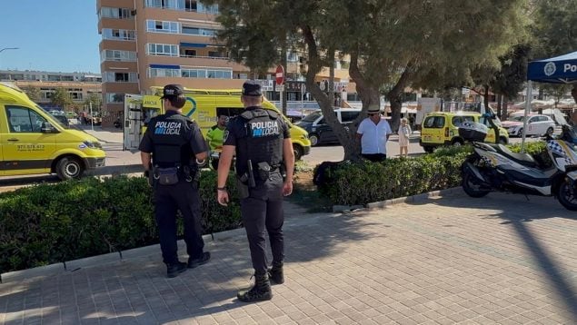 Playa de Palma, zona cero: un vendedor ambulante y de droga le revienta la cara a un turista para robarle