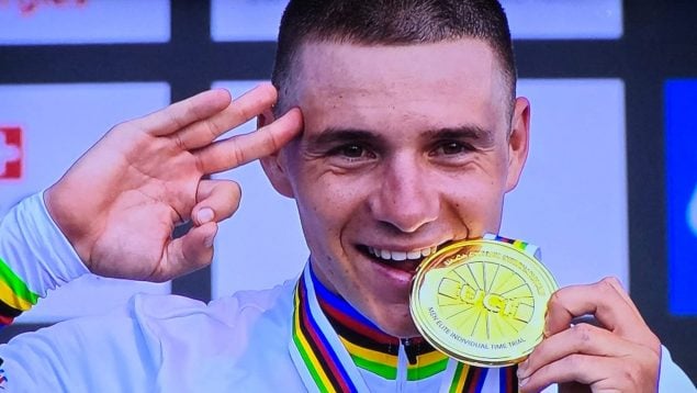 Evenepoel, con el oro. (@soudalquickstep)