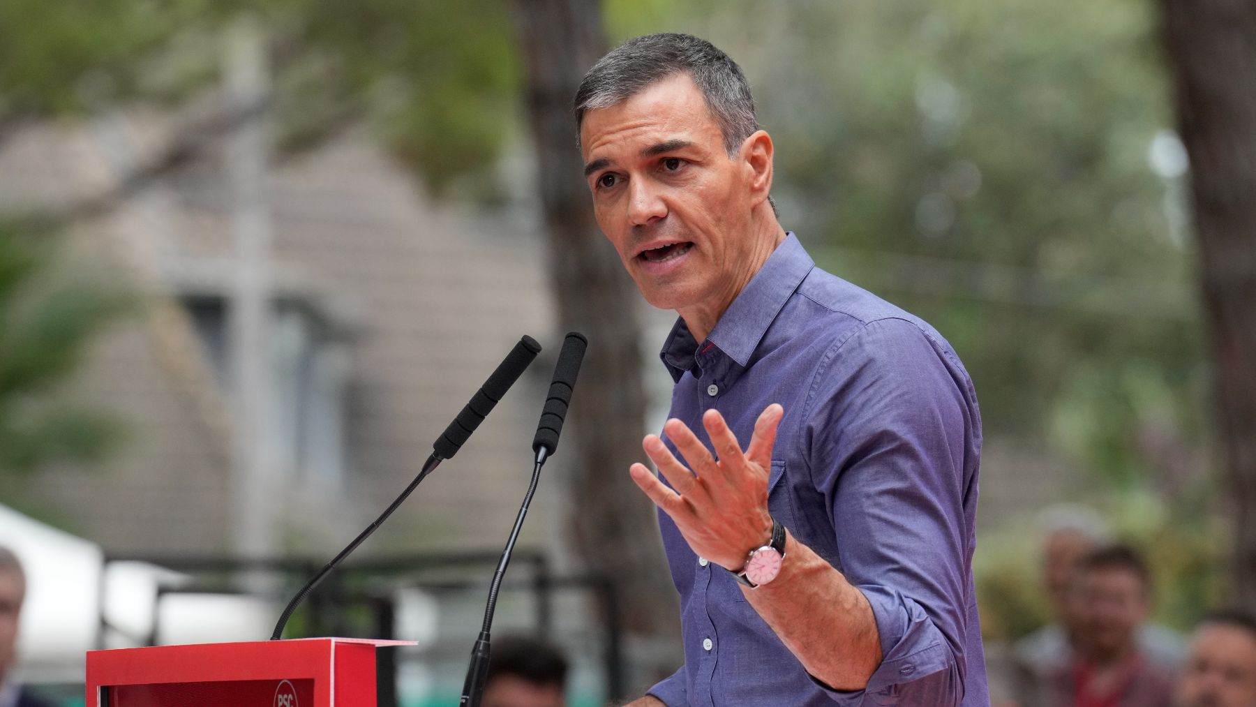 Sánchez calla ante el escándalo de las pulseras antimaltrato y se refugia en las críticas al PP por Gaza