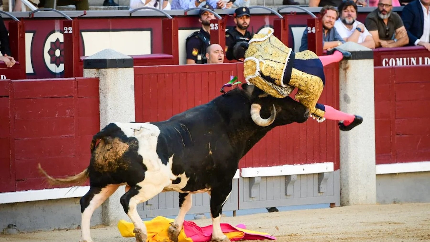 El torero Serafín Marín en estado grave tras sufrir una cornada de 30 centímetros en Las Ventas