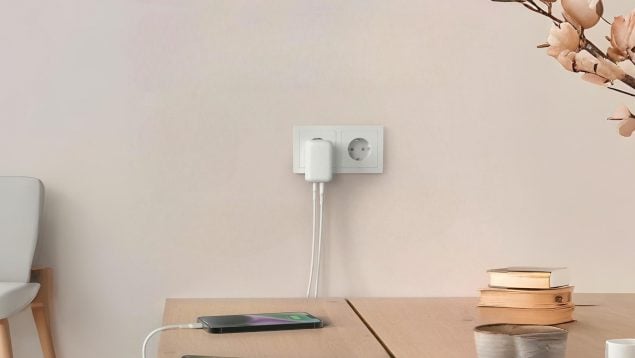 Olvídate de los problemas de enchufes con este cargador de puertos USB-C y USB-A por menos de 18€