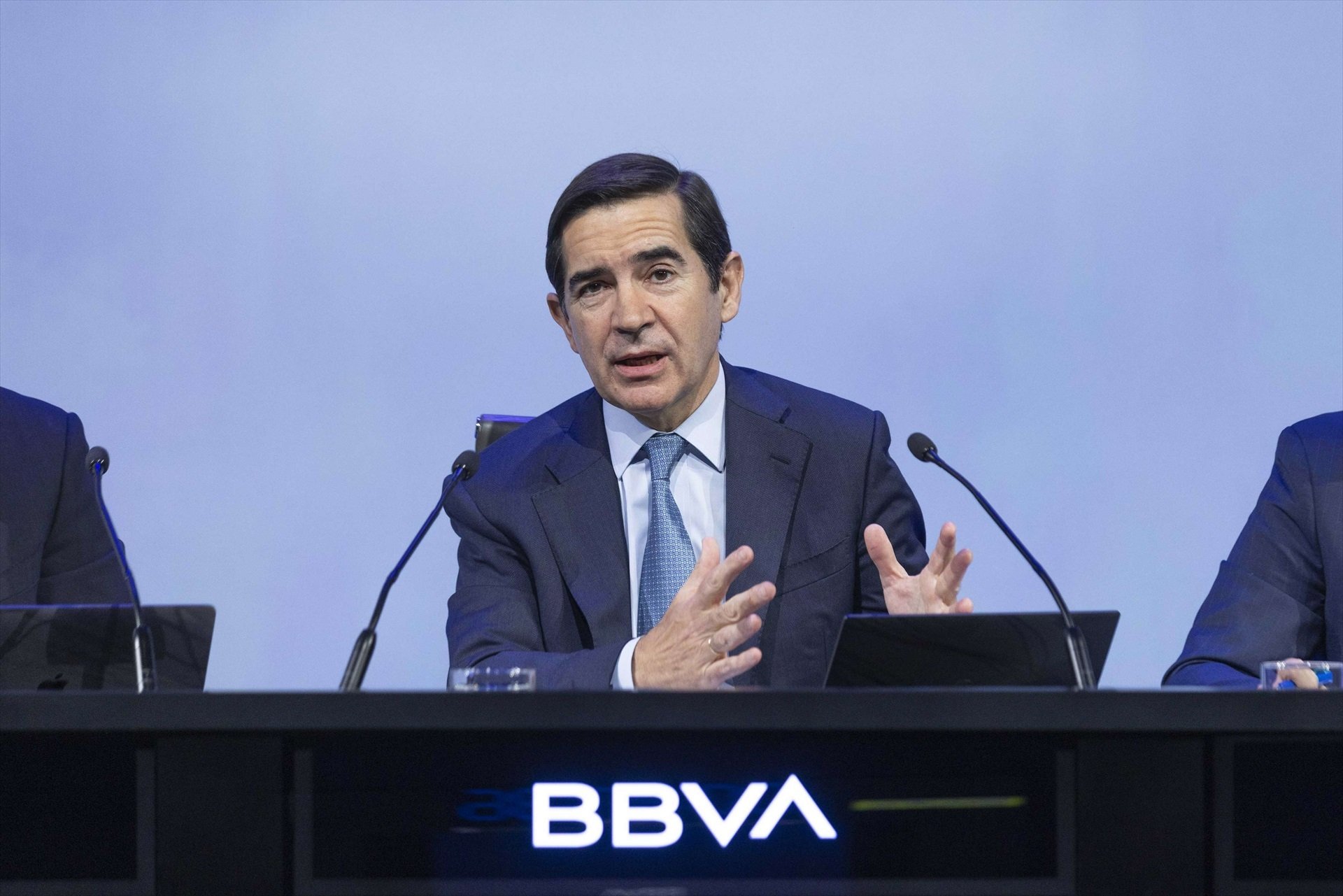 BBVA ofrece un 10% más por Banco Sabadell y Torres se arriesga a una multa por manipulación de mercado