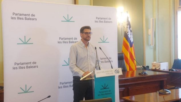 El PP se planta y sugiere a Vox que presente un nuevo texto para vehicular el español en educación