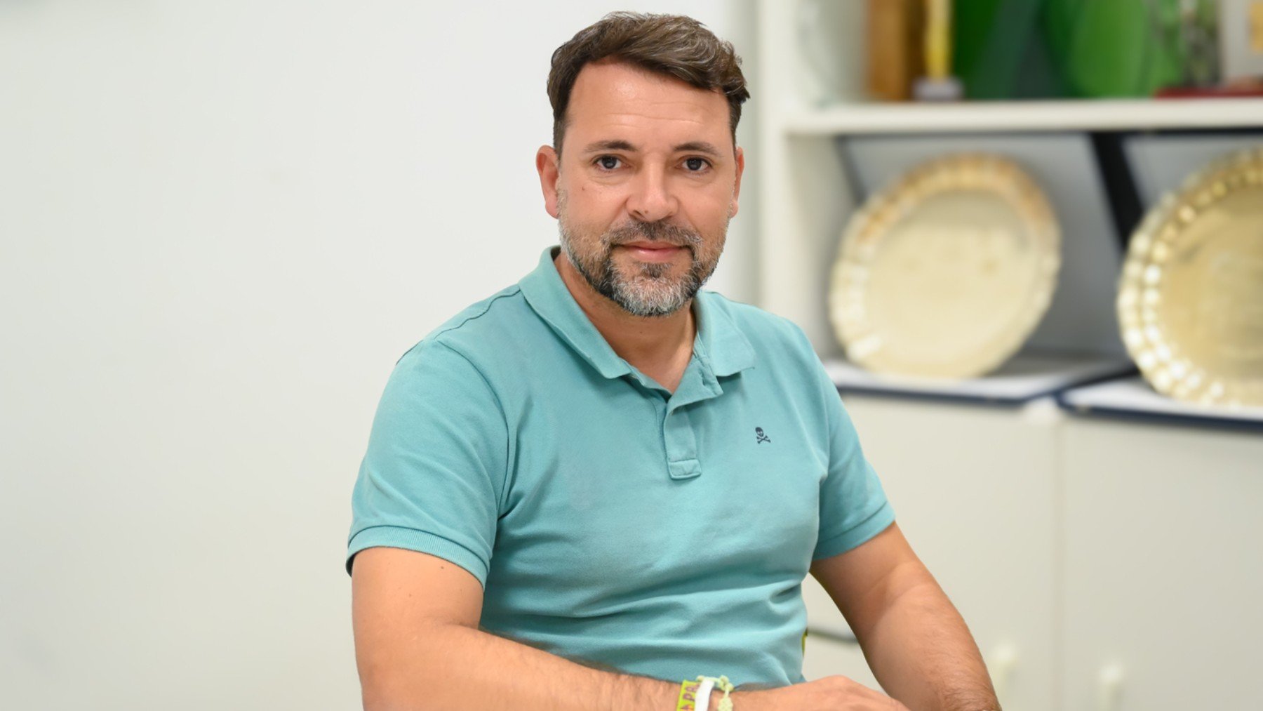 José Tirado posa en las oficinas del Illes Balears Palma Futsal.