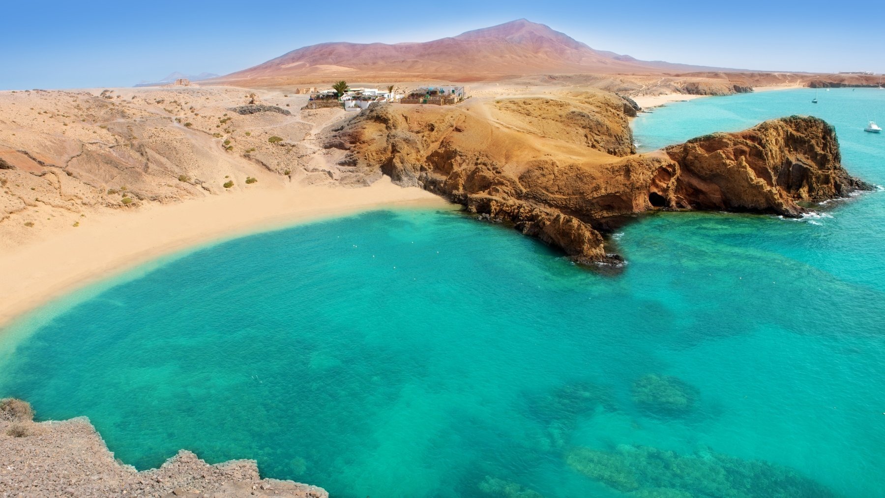 La isla de España que triunfa en Reino Unido: el destino con playas doradas que no verás en ninguna otra parte de Europa