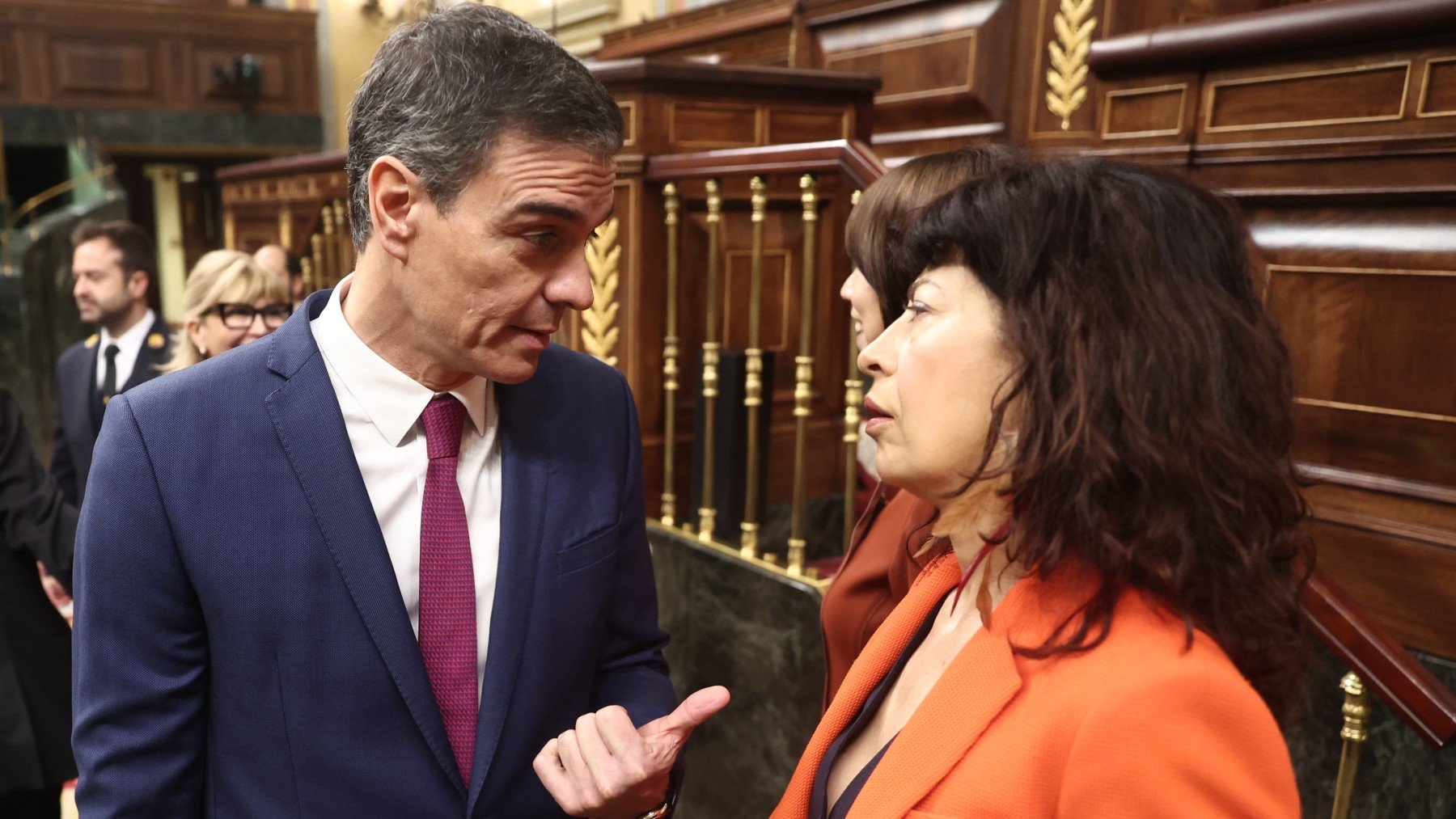 El Gobierno intenta reducir a «bulo» el peligro de las mujeres maltratadas con las pulseras defectuosas