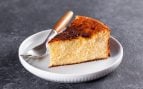 Adiós a la receta clásica de la tarta de queso: este es el secreto de los chefs vascos para hacerla más cremosa