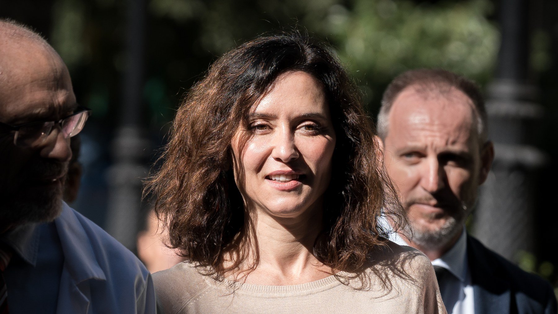 Ayuso sobre la apertura de juicio oral a su pareja: «Sánchez dirige las portadas mediáticas del país»
