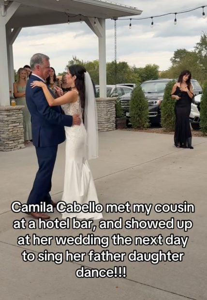 Camila Cabello en la boda de una fan. (Tik Tok)