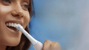 Cepillo de dientes eléctrico Oral-B iO 2