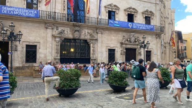baldosas rompetobillos turistas