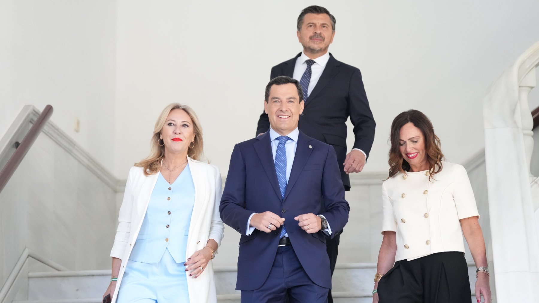 Tercera rebaja fiscal de Moreno en 3 días: jóvenes y mayores se deducirán 1.200 euros por el alquiler