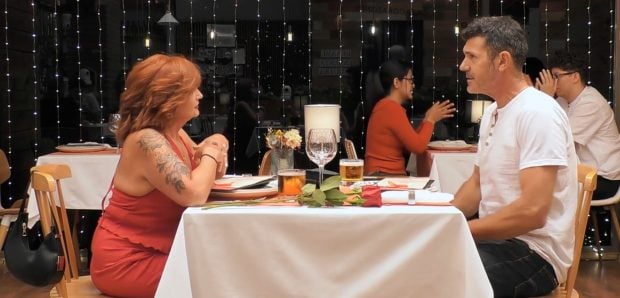 Mamen y Antonio en 'First Dates'. (Mediaset)