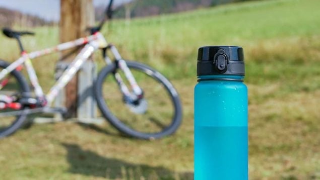 Amazon arrasa con esta botella