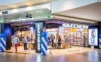 Una tienda Skechers en un centro comercial.