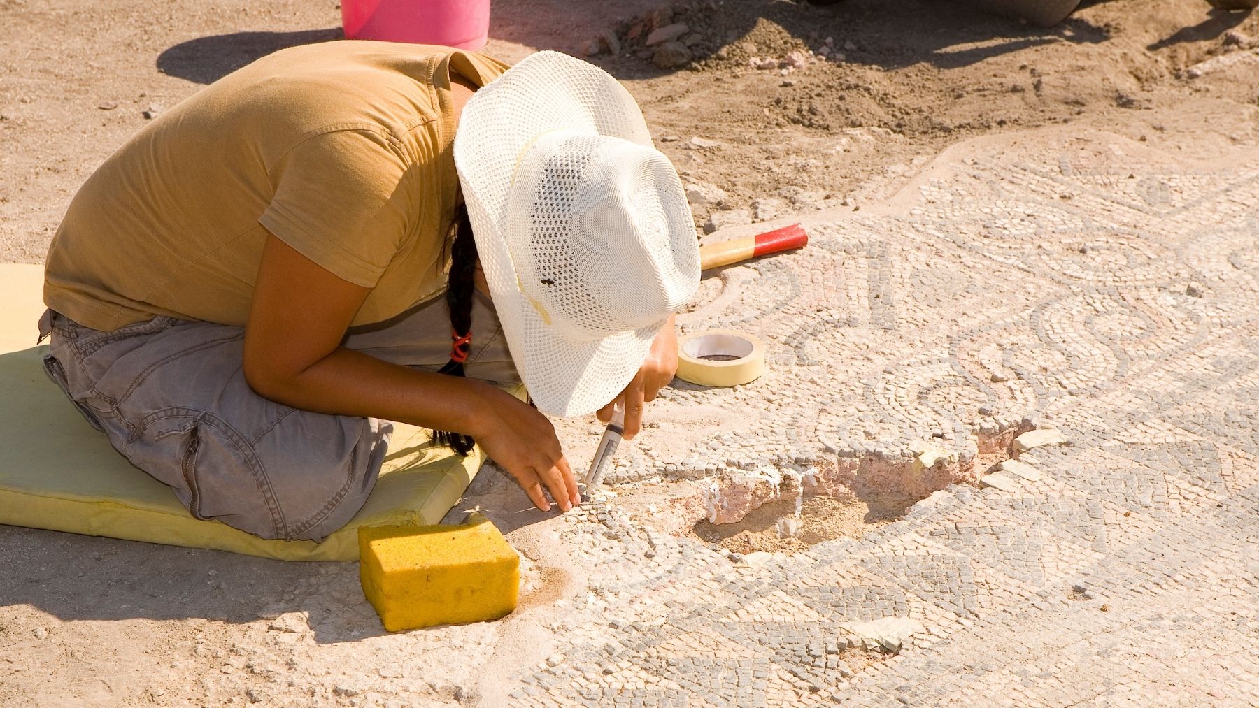 Conmoción en la arqueología: aparecen en República Checa esqueletos de dos mujeres y un bebé de 6.000 años de antigüedad