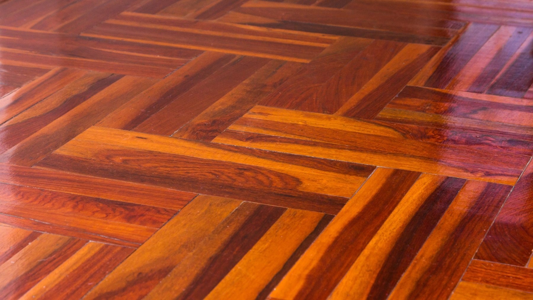 El truco fácil y casero de La Ordenatriz para que el parquet de tu casa quede como nuevo: cómo hacerlo paso a paso