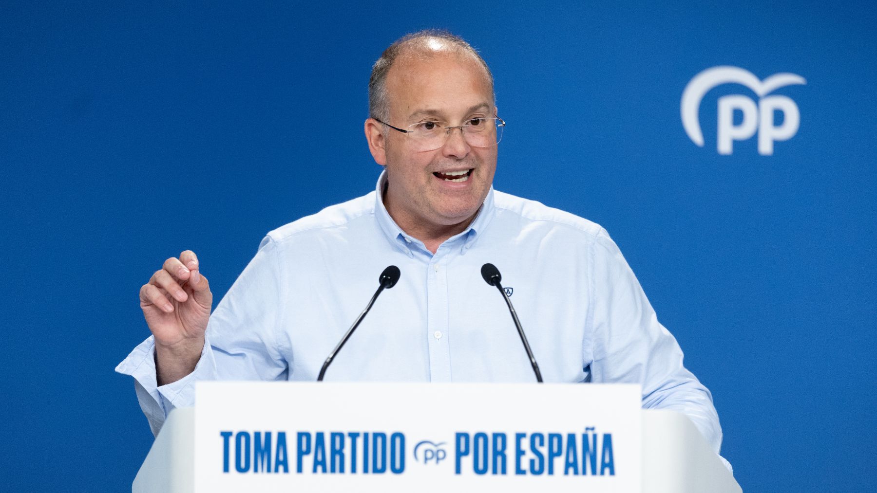 Tellado pide el «cese inmediato» del 2 de Morant por sus «declaraciones repugnantes contra una diputada»