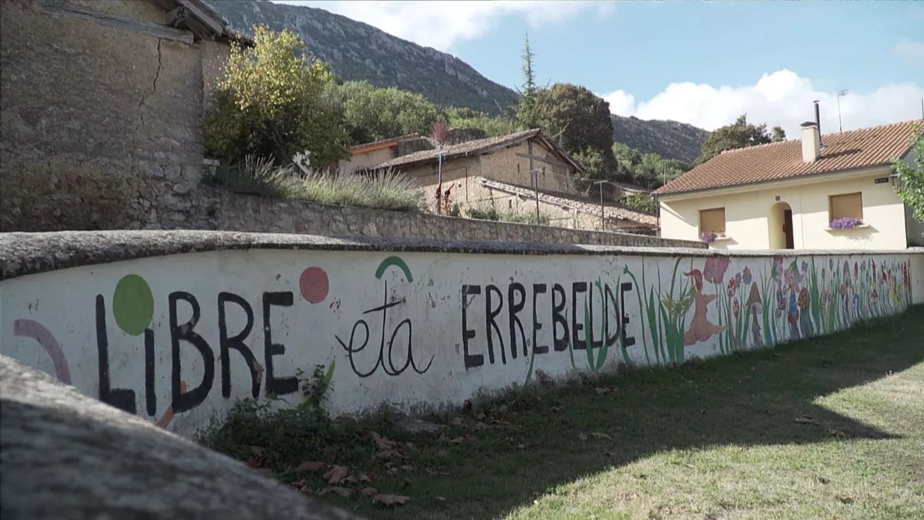Padres de los niños del campamento de verano de Álava: «Les inculcaban que no deben sentirse españoles»