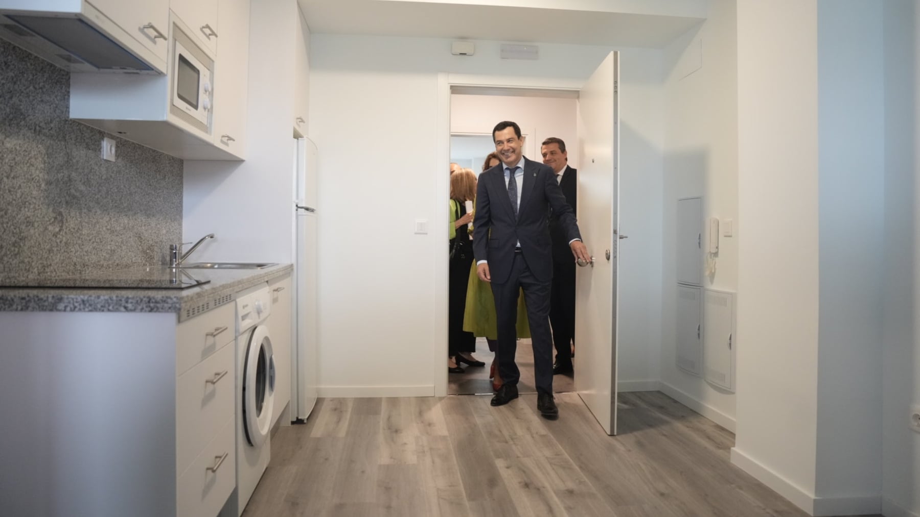 El programa de Moreno de ayuda a jóvenes impulsa la compra de 2.590 primeras viviendas en Andalucía