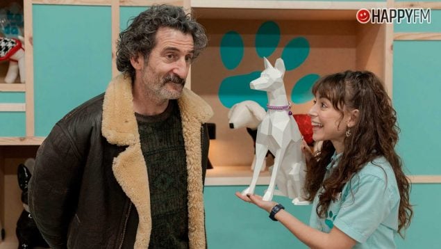 Luis Zahera y Lucía Caraballo en la serie 'Animal' (Netflilx).