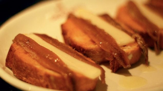 Pan con anchoa, anchoa, tapas