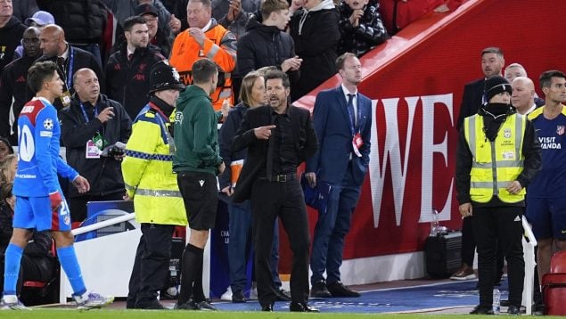 Simeone, tras ser expulsado en el Liverpool-Atlético. (Europa Press)