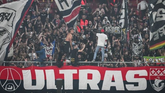 Ultras del PSG, en un partido. (Europa Press)