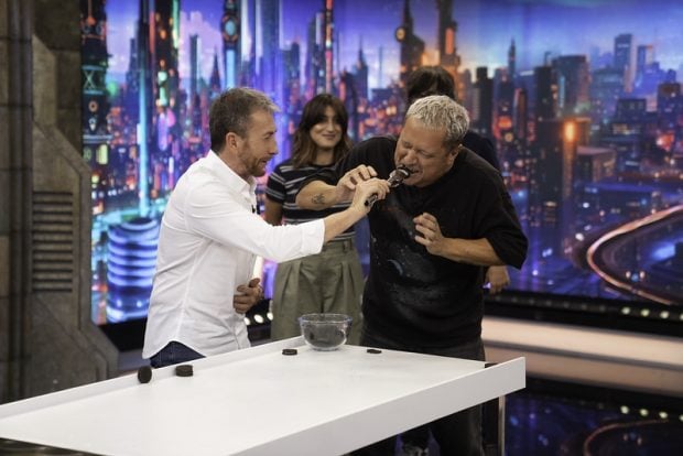 Pablo Motos y 'el manguillo' en El Hormiguero (Atresmedia).