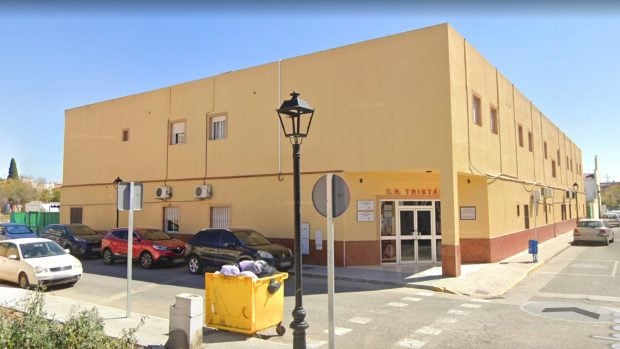 Cuatro muertos y 22 contagios por un brote de covid y gripe A en una residencia de La Algaba (Sevilla)