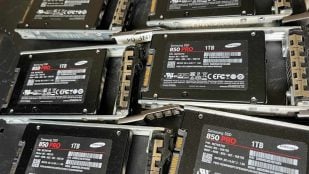 Seis SSD Samsung 850 Pro de 1TB encontrados en un contenedor de basura
