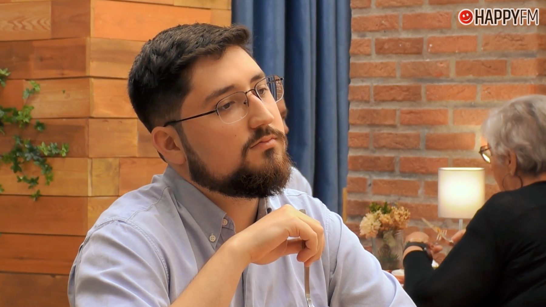 Un soltero de ‘First Dates’, descolocado al saber que su cita habla con espíritus: «Me parece…»