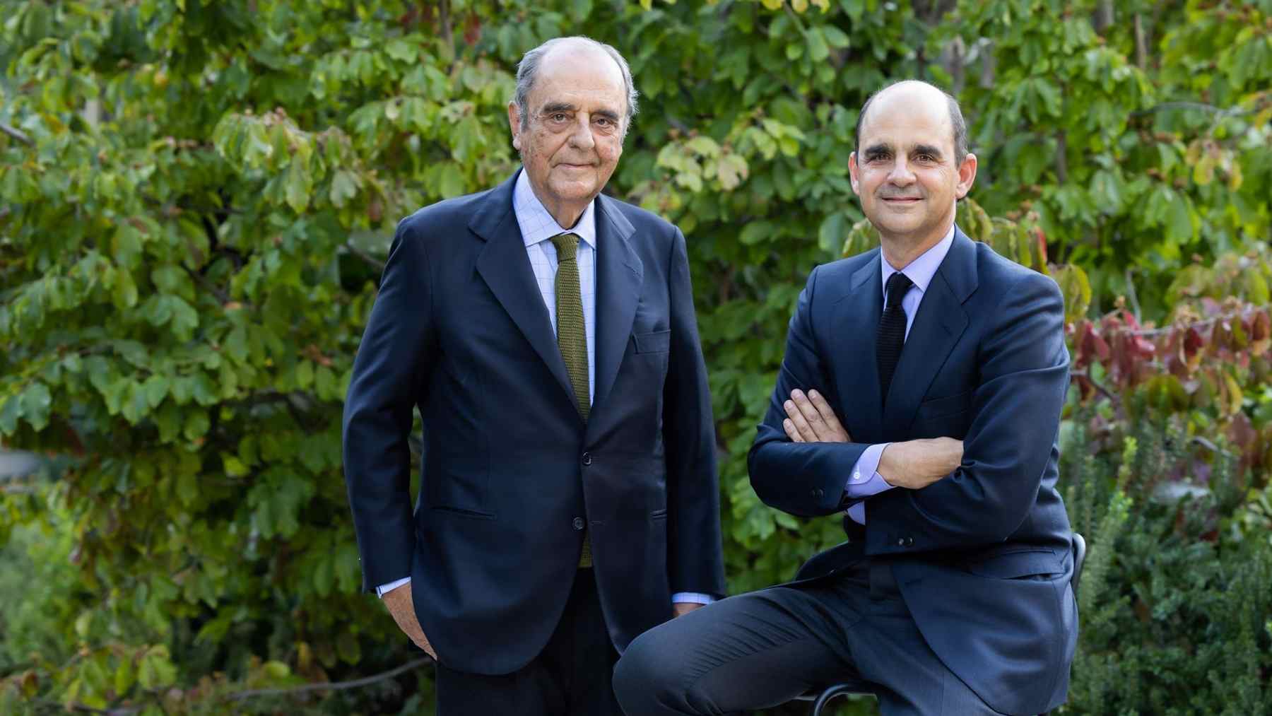 Carlos March Delgado junto a Juan March de la Lastra. MÁXIMO GARCÍA DE LA PAZ