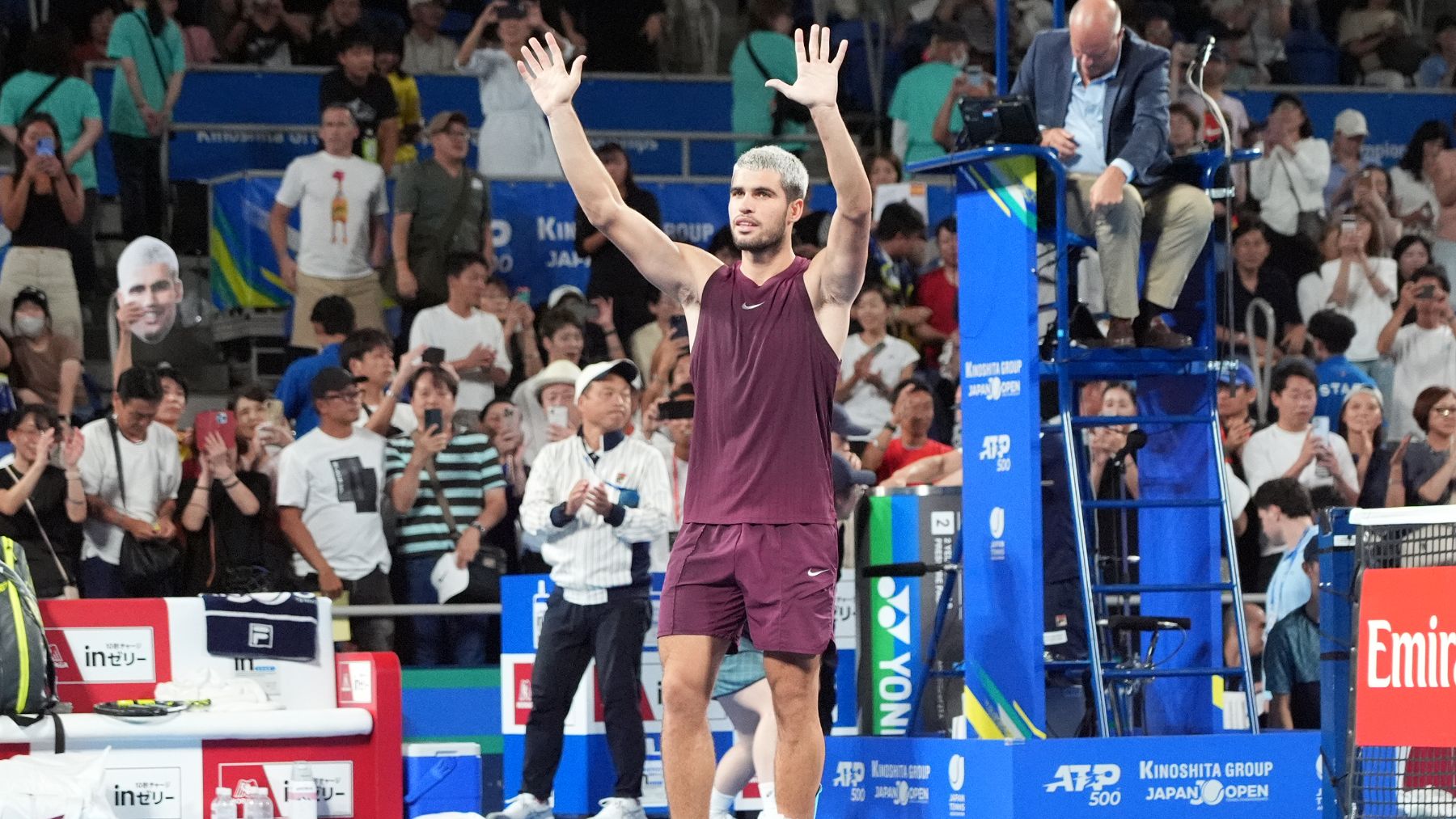 Alcaraz celebra su victoria sobre Ruud en el ATP 500 de Tokio. (Getty)