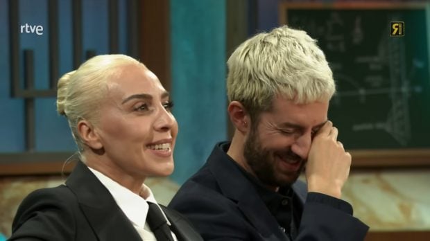 Mónica Naranjo y David Broncano en La Revuelta. (RTVE)
