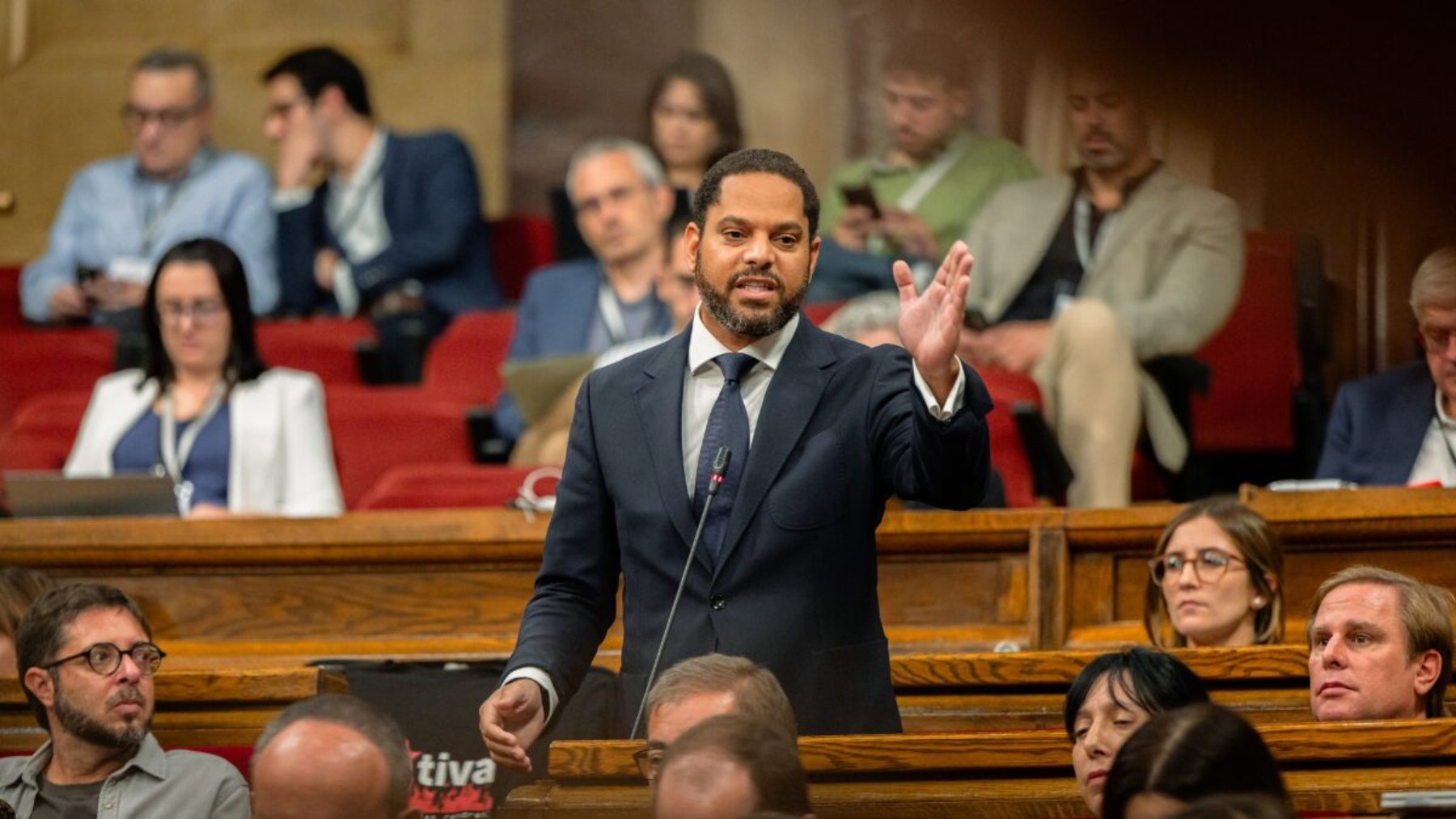 Garriga acusa al PSC de «destrozar» el Estado del bienestar con «corrupción y fronteras abiertas»