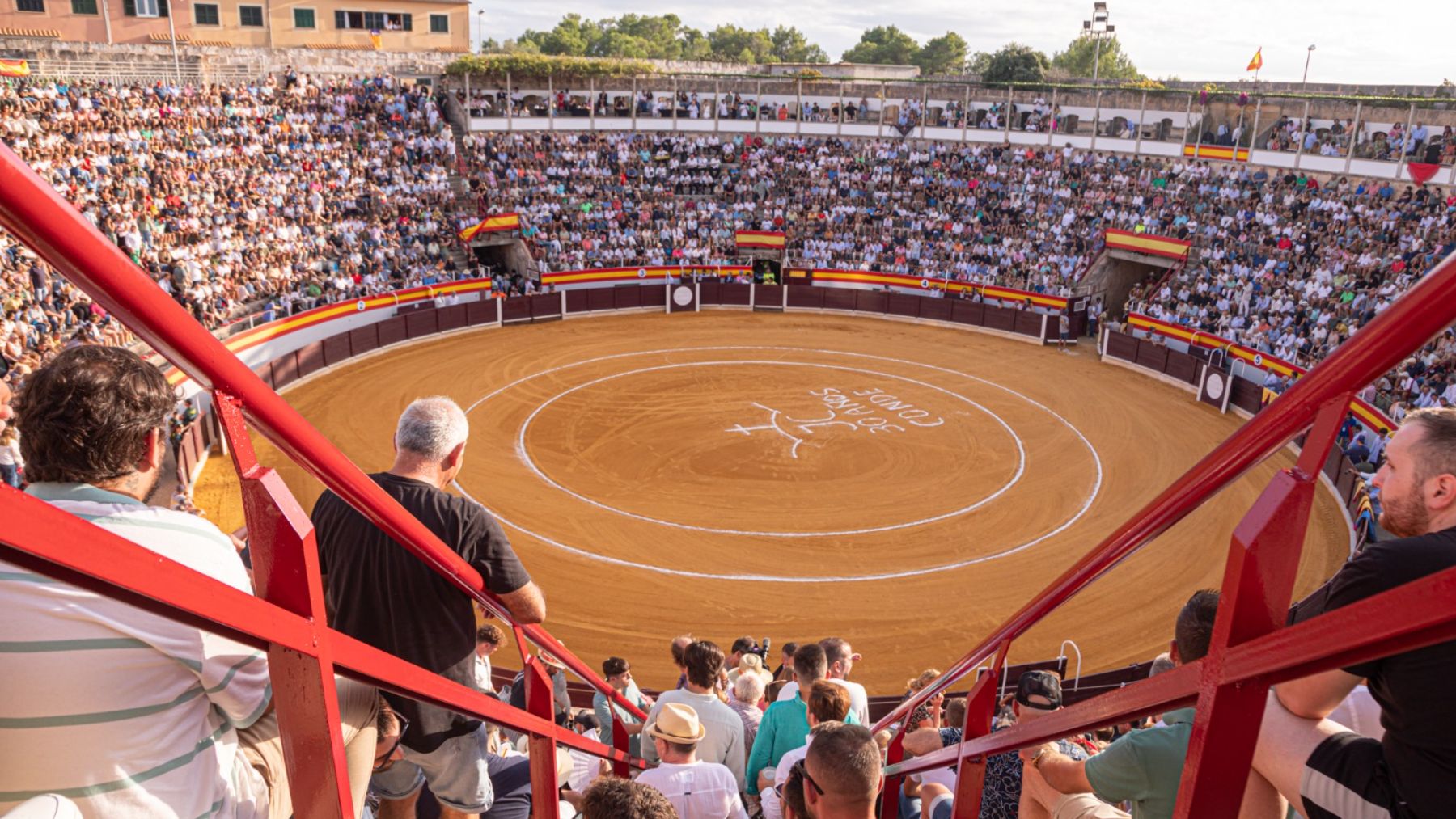 Plaza de toros de Muro. (Foto: José Antonio Ramírez)
