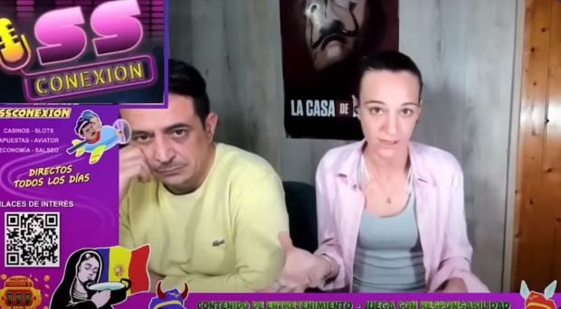Simón Pérez y Silvia Charro en unos de sus directos antes de la red Kick les expulsase de su plataforma (Kick).
