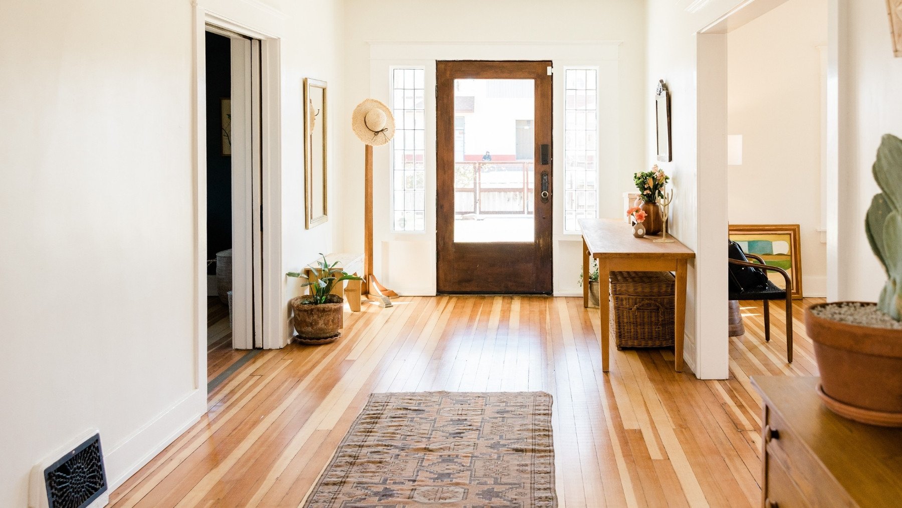 Soy arquitecta de interiores y éstas son las 7 cosas que jamás faltan en mi casa