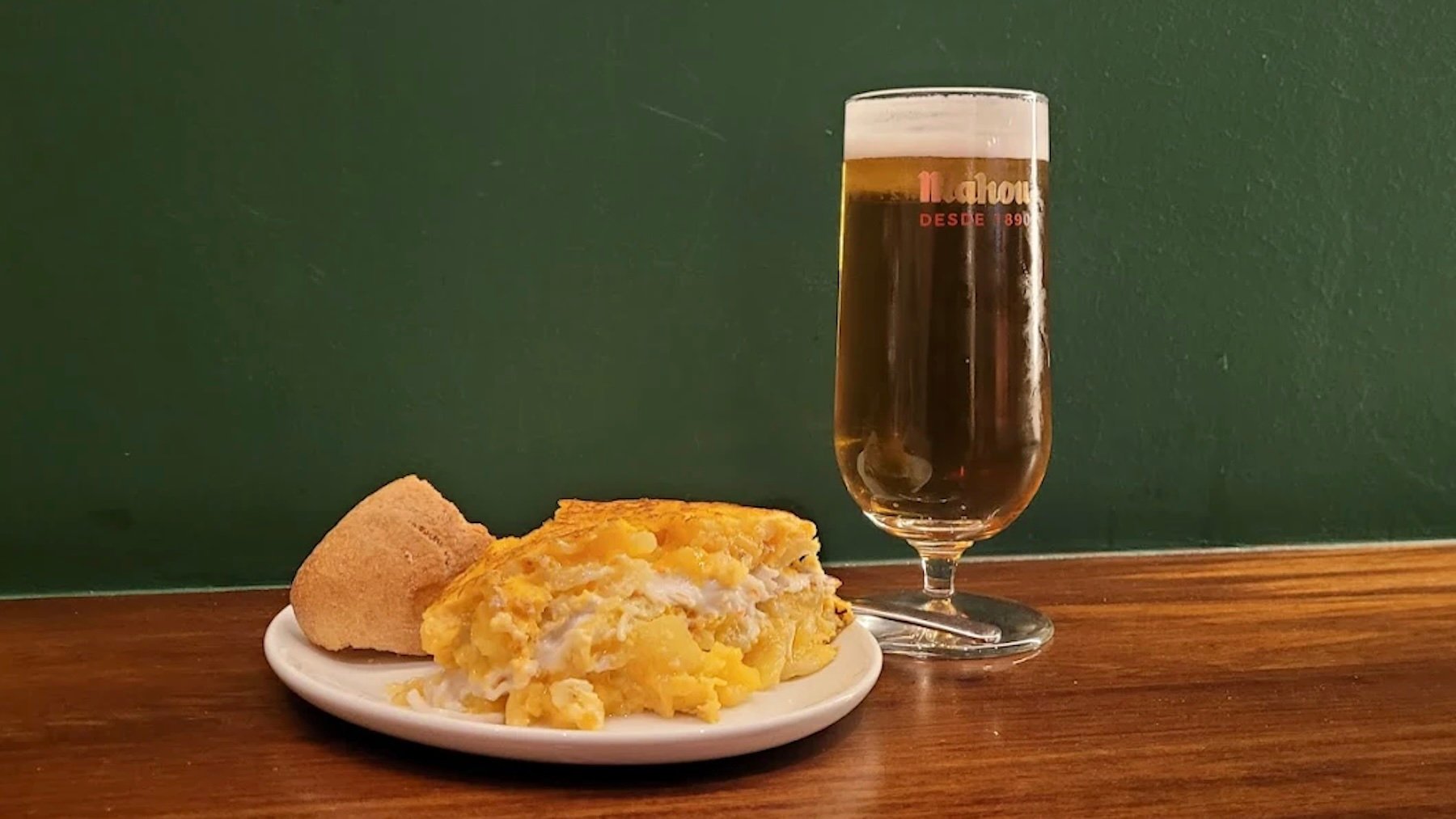 Cerveza, comida, tortilla de patatas