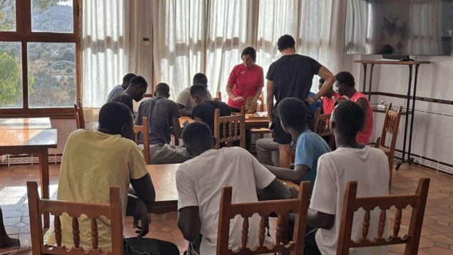 El Gobierno envía a 66 inmigrantes ilegales a un hotel de Antequera sin avisar y exige empadronarlos