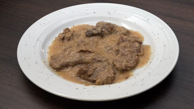 Soy cocinero y ésta en la receta secreta para hacer el tradicional fricandó de ternera y setas: sale de rechupete