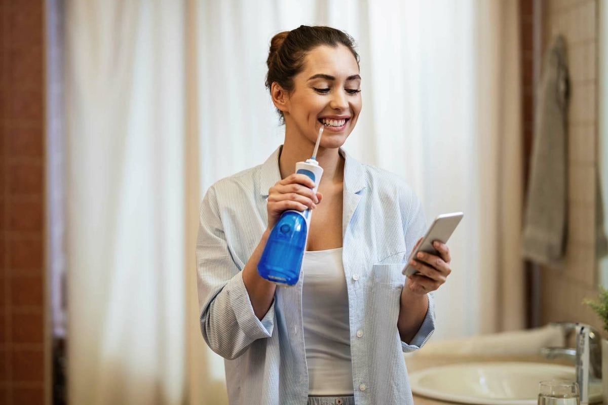 Con este irrigador bucal de Mornwell tendrás los dientes impecables vayas a donde vayas ¡por solo 18 €!